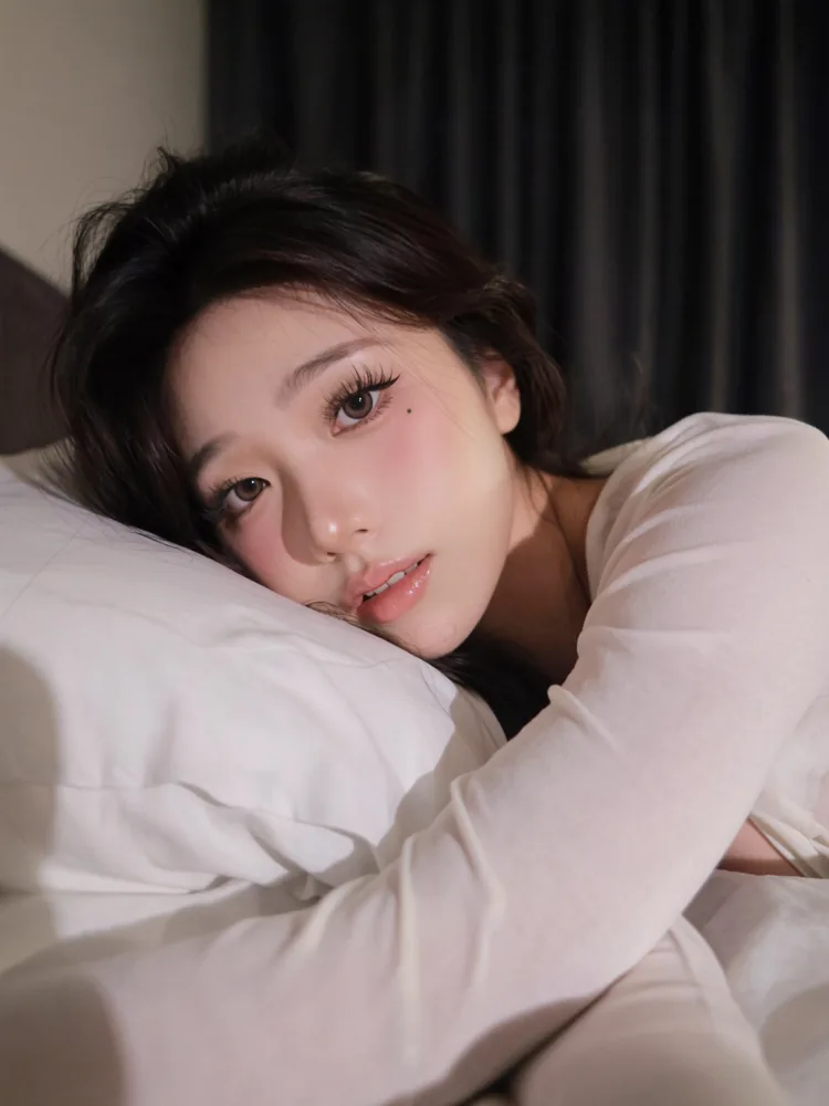 yeonwoo · 24
