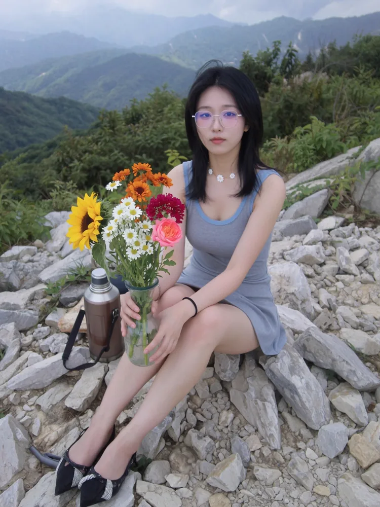 yeonwoo · 25